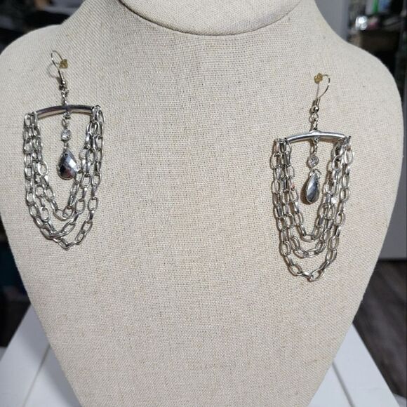 Vintage silver tone chain dangling earrings - Picture 5 of 5